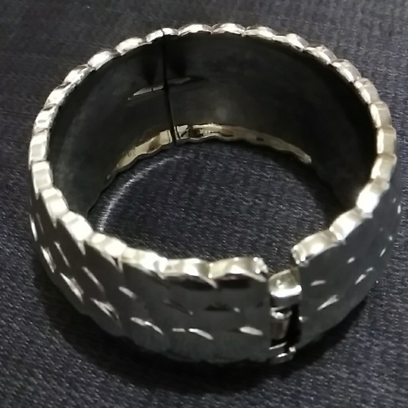 Chunky Bangle - Picture 3 of 4
